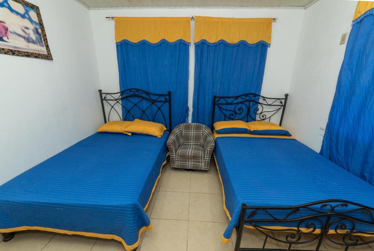 Hostal Amador Familiar Panama Stadt Exterior foto